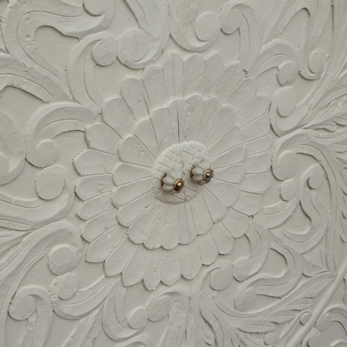 Indian Hand Carved Floral Design Solid Wooden Wardrobe/ Armoire