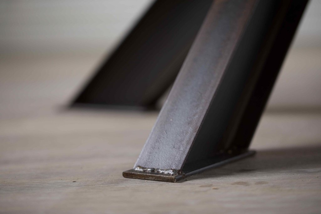 BARAS Round Industrial Steel Pedestal Dining Table