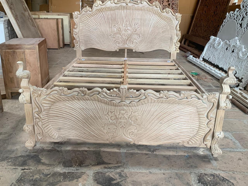 Radiant solid Wooden Bed