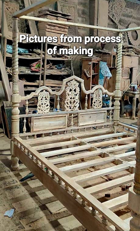 Mace Indian Hand Carved Wooden Colonial Posters Platform Bed – handcrafted solid wood furniture