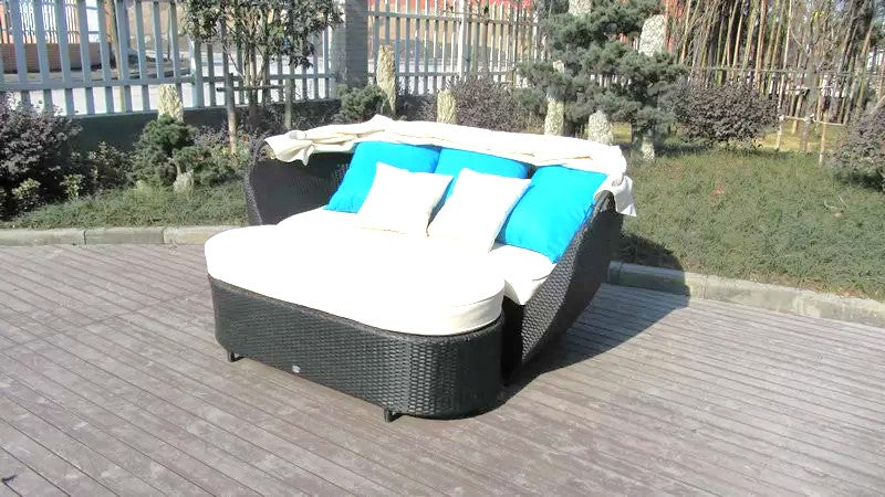 Evan Allen Roofed Rattan Daybed