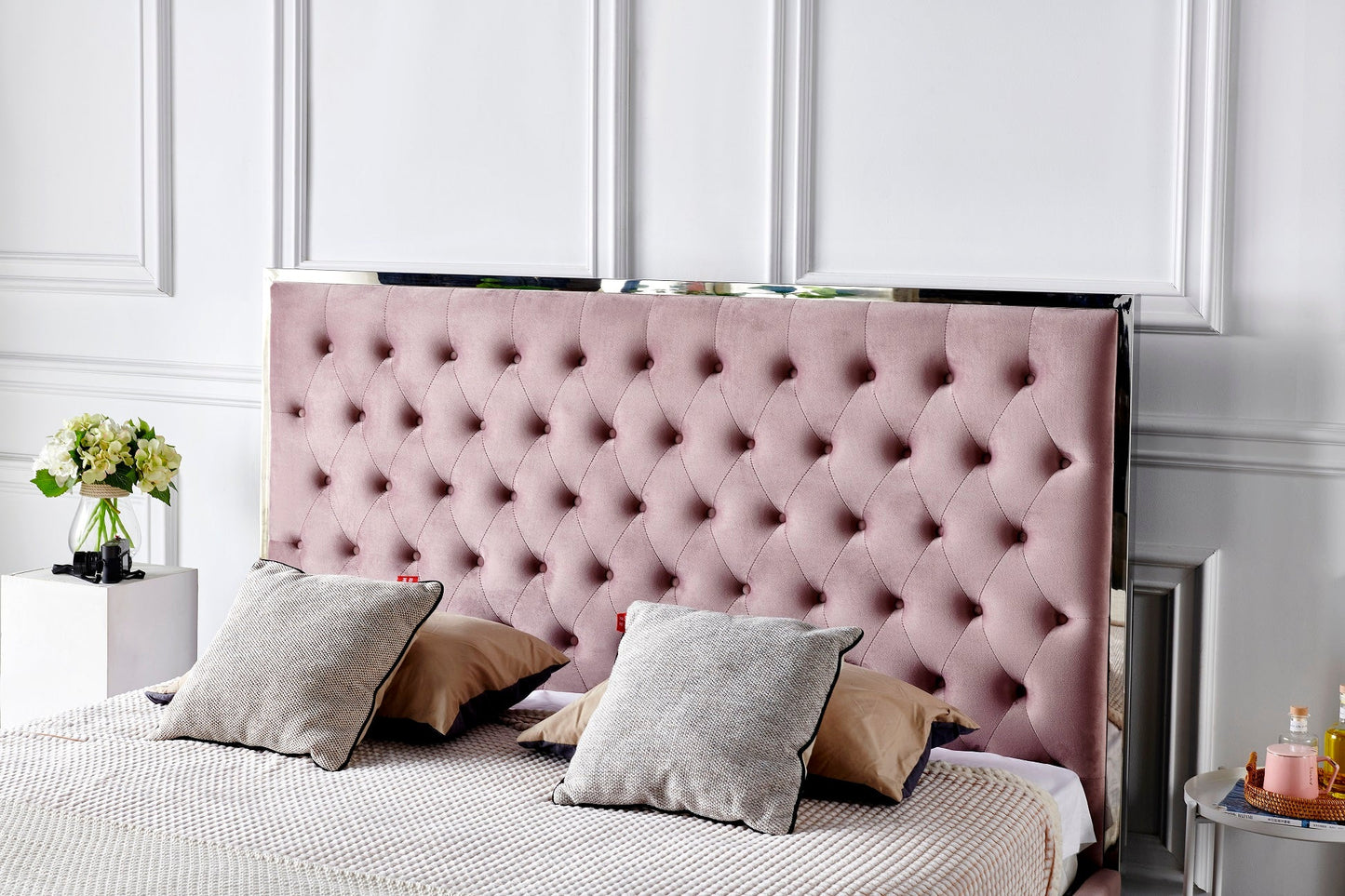 HF1910 Upholstered Bed Frame