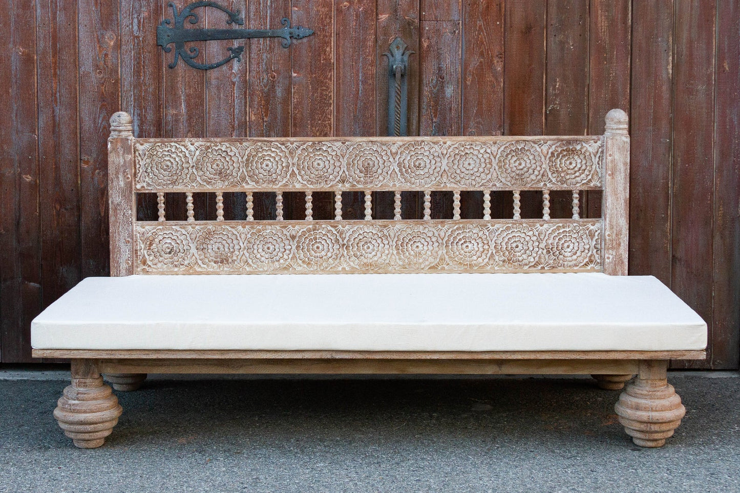 Hand Carved Indian Mughal floral White Washed Charming Daybed
