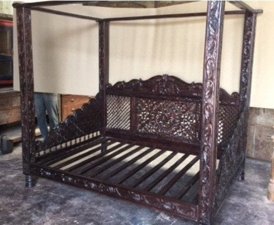 Hand Carved Solid Wooden Canopy Daybed / Hand Made Daybed