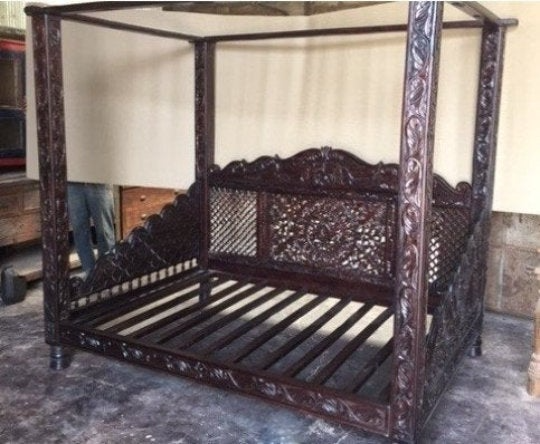 Hand Carved Solid Wooden Canopy Queen Size Daybed / Hand Made Daybed