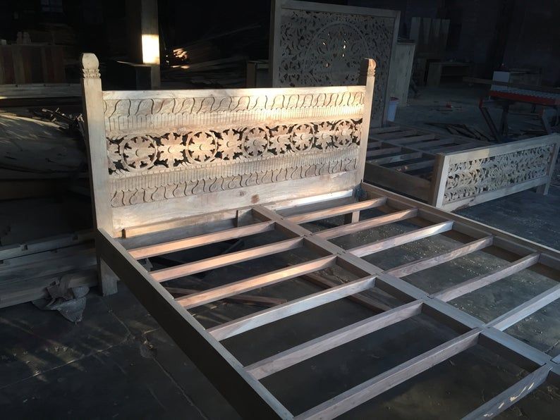 Indian Style Solid Wooden Flower Design Bed Frame King/ Queen
