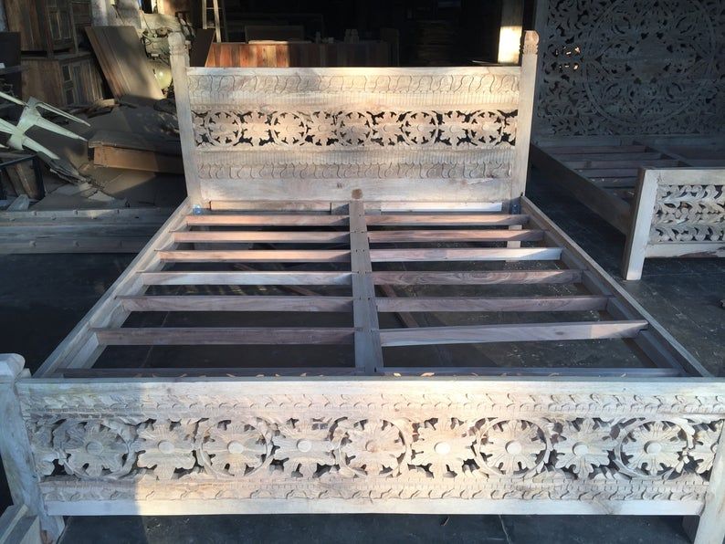 Indian Style Solid Wooden Flower Design Bed Frame King/ Queen