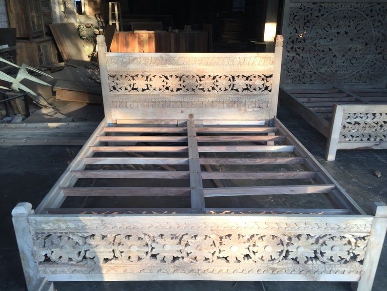 Indian Style Solid Wooden Flower Design Bed Frame King/ Queen